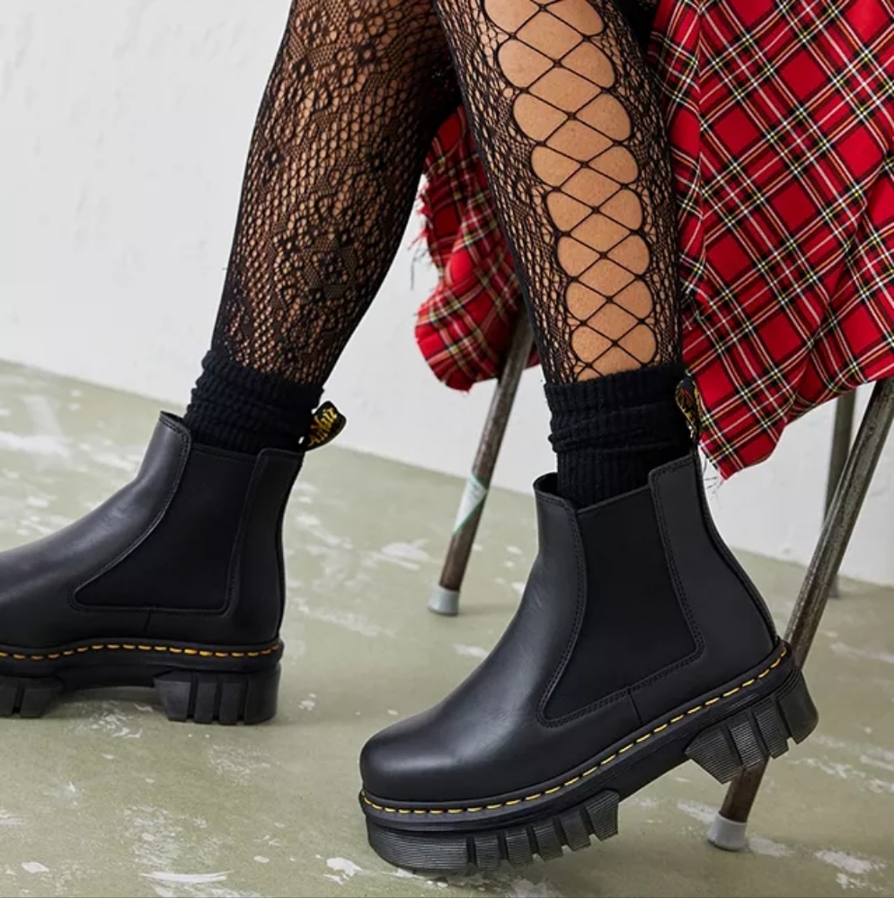 Dr. Martens Chelsea Black Leather Lug Sole Audrick Platform Boots New